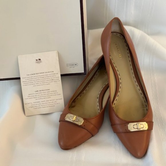Coach Shoes - Coach Destiny Pointed Toe Kitten Heel Light Camel Size 8.5